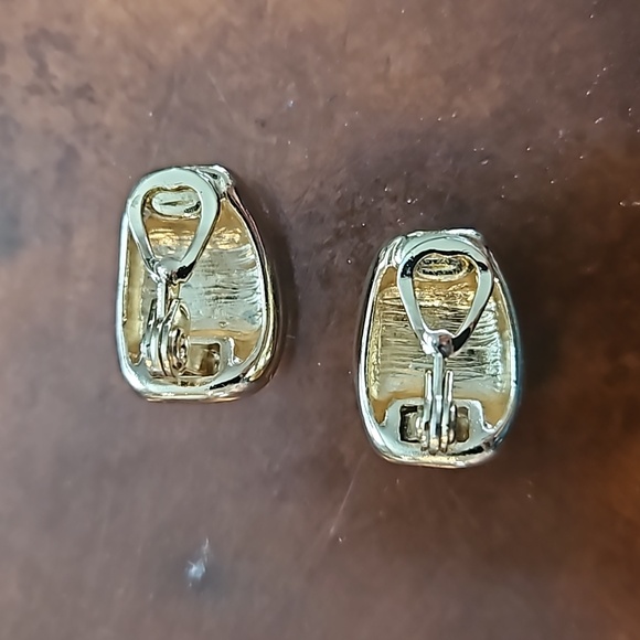 2 Pair Earrings!! Dillard's CLIP earrings and unmarked CLIP earrings - Picture 5 of 6